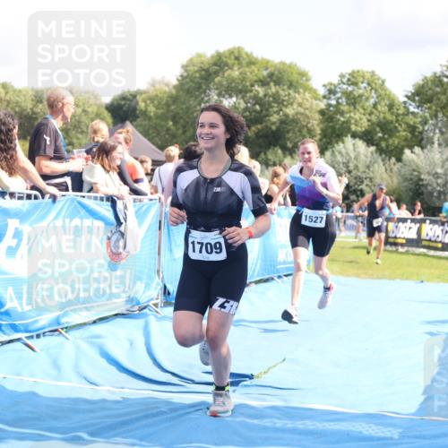 25.08.2024 - Elbe Triathlon Hamburg H.Heesch http://msf.ph/oto/6878656 25.08.2024 12:11:43 Ziel 405, 541, 1503, 1527, 1698, 1709 meine-sportfotos.de