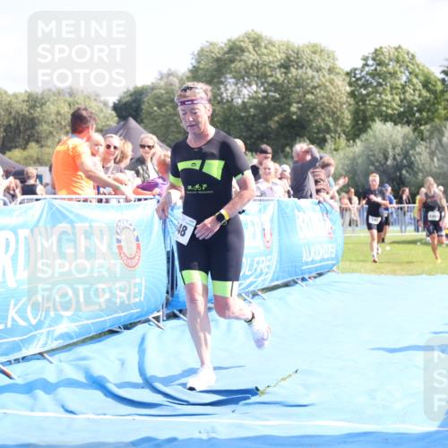 25.08.2024 - Elbe Triathlon Hamburg H.Heesch http://msf.ph/oto/6878692 25.08.2024 11:49:43 Ziel 548, 549, 1410, 1496 meine-sportfotos.de