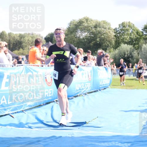 25.08.2024 - Elbe Triathlon Hamburg H.Heesch http://msf.ph/oto/6878699 25.08.2024 11:49:43 Ziel 548, 549, 1410, 1496 meine-sportfotos.de