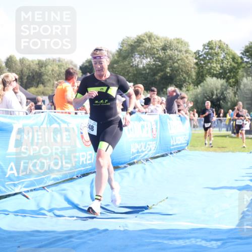 25.08.2024 - Elbe Triathlon Hamburg H.Heesch http://msf.ph/oto/6878701 25.08.2024 11:49:43 Ziel 548, 549, 1410, 1496 meine-sportfotos.de