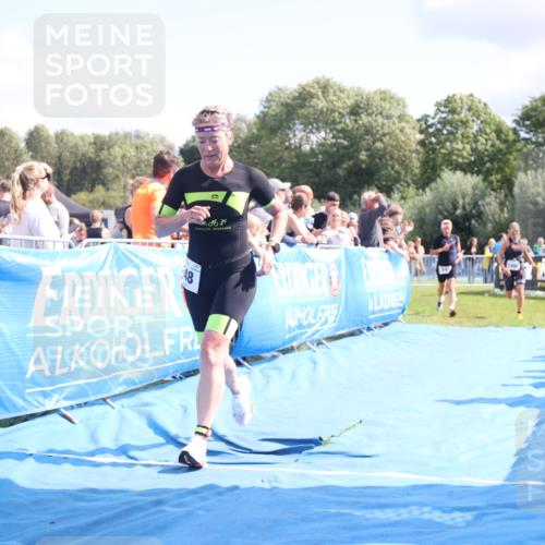 25.08.2024 - Elbe Triathlon Hamburg H.Heesch http://msf.ph/oto/6878702 25.08.2024 11:49:43 Ziel 548, 549, 1410, 1496 meine-sportfotos.de