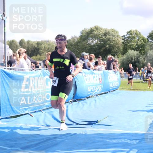 25.08.2024 - Elbe Triathlon Hamburg H.Heesch http://msf.ph/oto/6878706 25.08.2024 11:49:43 Ziel 548, 549, 1410, 1496 meine-sportfotos.de
