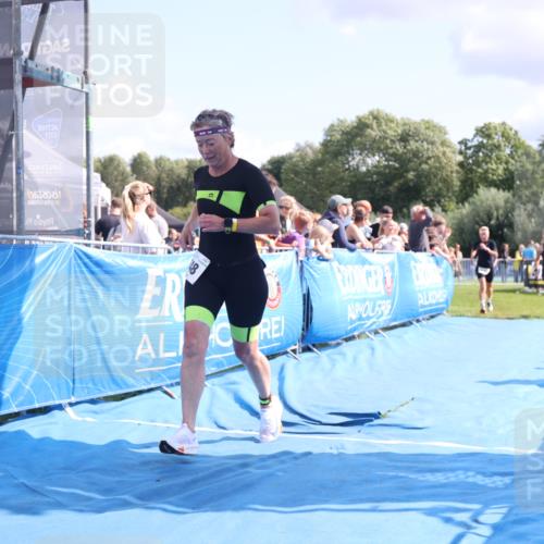 25.08.2024 - Elbe Triathlon Hamburg H.Heesch http://msf.ph/oto/6878713 25.08.2024 11:49:43 Ziel 548, 549, 1410, 1496 meine-sportfotos.de