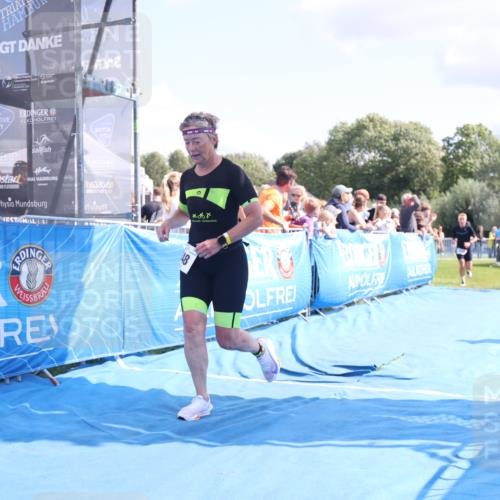 25.08.2024 - Elbe Triathlon Hamburg H.Heesch http://msf.ph/oto/6878719 25.08.2024 11:49:43 Ziel 548, 549, 1410, 1496 meine-sportfotos.de