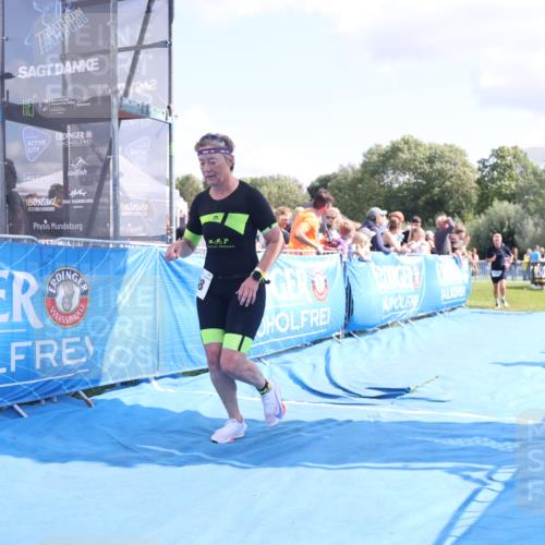 25.08.2024 - Elbe Triathlon Hamburg H.Heesch http://msf.ph/oto/6878721 25.08.2024 11:49:43 Ziel 548, 549, 1410, 1496 meine-sportfotos.de
