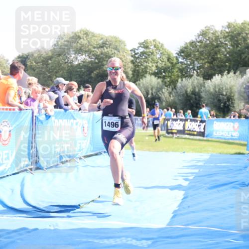 25.08.2024 - Elbe Triathlon Hamburg H.Heesch http://msf.ph/oto/6878738 25.08.2024 11:49:45 Ziel 548, 549, 1410, 1496 meine-sportfotos.de