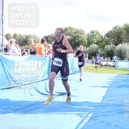 25.08.2024 - Elbe Triathlon Hamburg H.Heesch http://msf.ph/oto/6878749 25.08.2024 11:49:45 Ziel 548, 549, 1410, 1496 meine-sportfotos.de