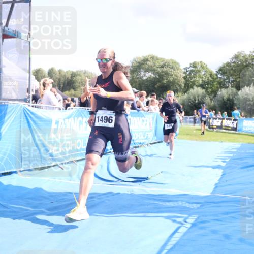 25.08.2024 - Elbe Triathlon Hamburg H.Heesch http://msf.ph/oto/6878753 25.08.2024 11:49:45 Ziel 548, 549, 1410, 1496 meine-sportfotos.de
