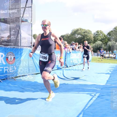 25.08.2024 - Elbe Triathlon Hamburg H.Heesch http://msf.ph/oto/6878759 25.08.2024 11:49:46 Ziel 548, 549, 1410, 1496 meine-sportfotos.de