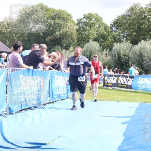 25.08.2024 - Elbe Triathlon Hamburg H.Heesch http://msf.ph/oto/6878764 25.08.2024 12:12:08 Ziel 459, 674, 1575 meine-sportfotos.de