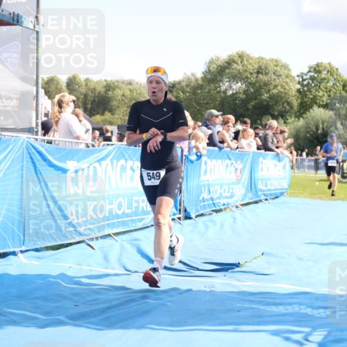 25.08.2024 - Elbe Triathlon Hamburg H.Heesch http://msf.ph/oto/6878773 25.08.2024 11:49:47 Ziel 548, 549, 1410, 1496 meine-sportfotos.de