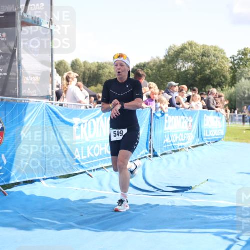 25.08.2024 - Elbe Triathlon Hamburg H.Heesch http://msf.ph/oto/6878777 25.08.2024 11:49:47 Ziel 548, 549, 1410, 1496 meine-sportfotos.de