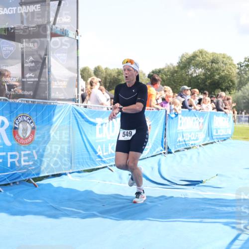 25.08.2024 - Elbe Triathlon Hamburg H.Heesch http://msf.ph/oto/6878779 25.08.2024 11:49:47 Ziel 548, 549, 1410, 1496 meine-sportfotos.de