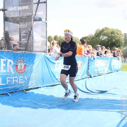 25.08.2024 - Elbe Triathlon Hamburg H.Heesch http://msf.ph/oto/6878780 25.08.2024 11:49:47 Ziel 548, 549, 1410, 1496 meine-sportfotos.de