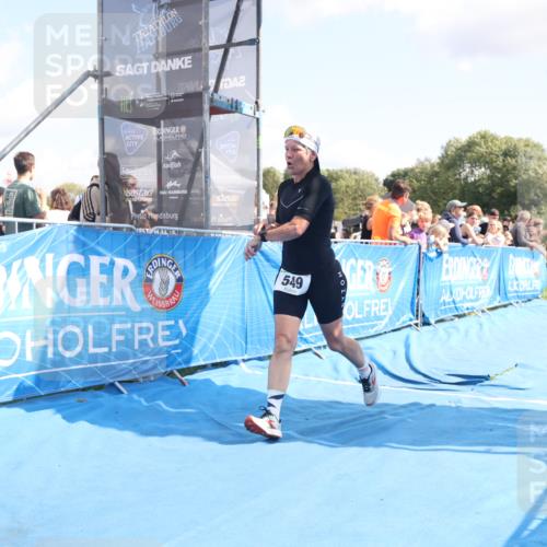 25.08.2024 - Elbe Triathlon Hamburg H.Heesch http://msf.ph/oto/6878784 25.08.2024 11:49:47 Ziel 548, 549, 1410, 1496 meine-sportfotos.de