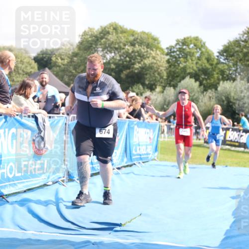 25.08.2024 - Elbe Triathlon Hamburg H.Heesch http://msf.ph/oto/6878796 25.08.2024 12:12:10 Ziel 459, 674, 1575 meine-sportfotos.de