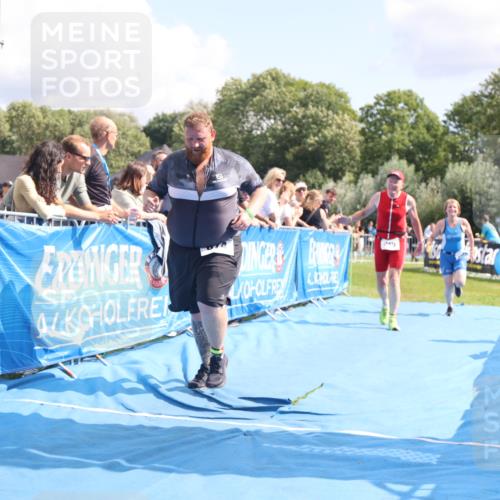 25.08.2024 - Elbe Triathlon Hamburg H.Heesch http://msf.ph/oto/6878798 25.08.2024 12:12:11 Ziel 459, 674, 1575 meine-sportfotos.de