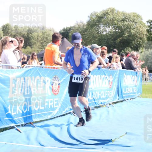 25.08.2024 - Elbe Triathlon Hamburg H.Heesch http://msf.ph/oto/6878806 25.08.2024 11:49:50 Ziel 493, 548, 549, 1410, 1496 meine-sportfotos.de