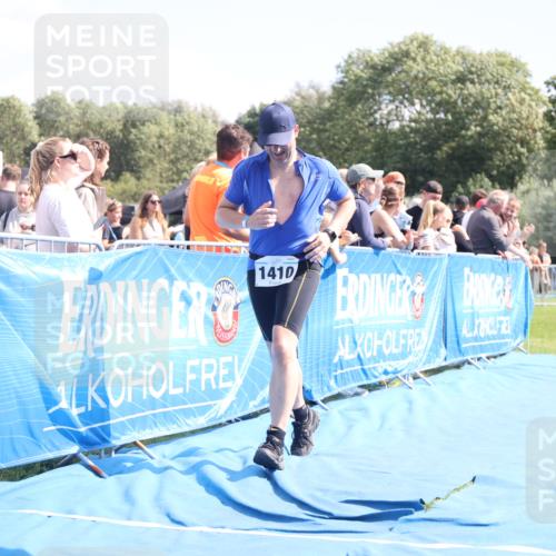 25.08.2024 - Elbe Triathlon Hamburg H.Heesch http://msf.ph/oto/6878810 25.08.2024 11:49:50 Ziel 493, 548, 549, 1410, 1496 meine-sportfotos.de