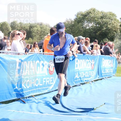 25.08.2024 - Elbe Triathlon Hamburg H.Heesch http://msf.ph/oto/6878812 25.08.2024 11:49:50 Ziel 493, 548, 549, 1410, 1496 meine-sportfotos.de