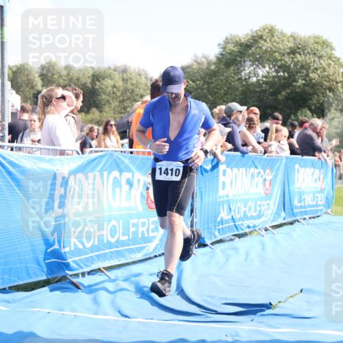25.08.2024 - Elbe Triathlon Hamburg H.Heesch http://msf.ph/oto/6878814 25.08.2024 11:49:50 Ziel 493, 548, 549, 1410, 1496 meine-sportfotos.de