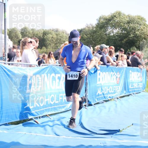 25.08.2024 - Elbe Triathlon Hamburg H.Heesch http://msf.ph/oto/6878816 25.08.2024 11:49:50 Ziel 493, 548, 549, 1410, 1496 meine-sportfotos.de