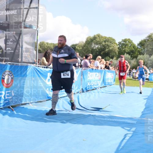 25.08.2024 - Elbe Triathlon Hamburg H.Heesch http://msf.ph/oto/6878817 25.08.2024 12:12:11 Ziel 459, 674, 1575 meine-sportfotos.de