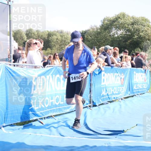 25.08.2024 - Elbe Triathlon Hamburg H.Heesch http://msf.ph/oto/6878818 25.08.2024 11:49:50 Ziel 493, 548, 549, 1410, 1496 meine-sportfotos.de
