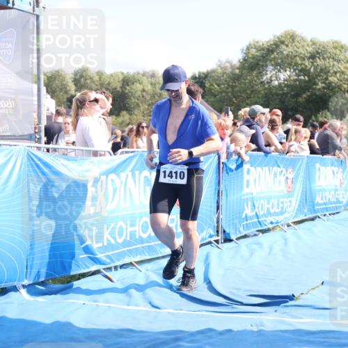 25.08.2024 - Elbe Triathlon Hamburg H.Heesch http://msf.ph/oto/6878820 25.08.2024 11:49:50 Ziel 493, 548, 549, 1410, 1496 meine-sportfotos.de
