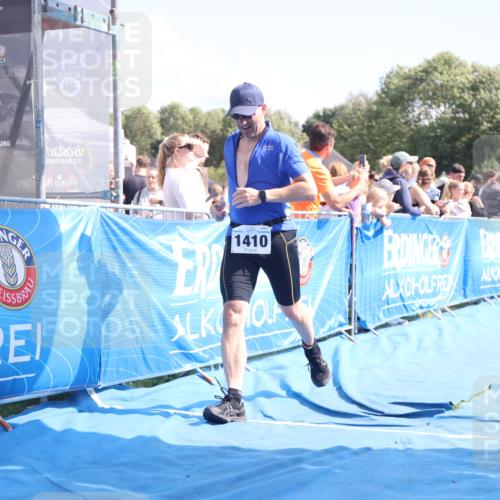 25.08.2024 - Elbe Triathlon Hamburg H.Heesch http://msf.ph/oto/6878829 25.08.2024 11:49:51 Ziel 493, 549, 1410, 1496 meine-sportfotos.de