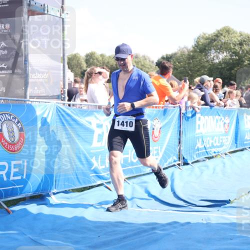 25.08.2024 - Elbe Triathlon Hamburg H.Heesch http://msf.ph/oto/6878831 25.08.2024 11:49:51 Ziel 493, 549, 1410, 1496 meine-sportfotos.de