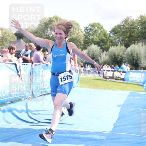 25.08.2024 - Elbe Triathlon Hamburg H.Heesch http://msf.ph/oto/6878839 25.08.2024 12:12:13 Ziel 459, 674, 1575 meine-sportfotos.de
