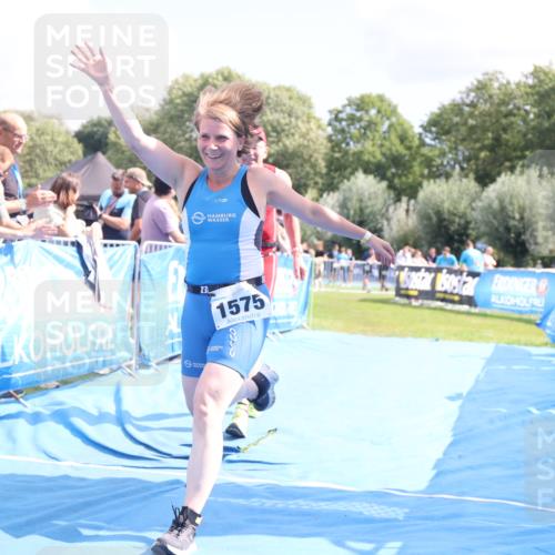 25.08.2024 - Elbe Triathlon Hamburg H.Heesch http://msf.ph/oto/6878841 25.08.2024 12:12:13 Ziel 459, 674, 1575 meine-sportfotos.de
