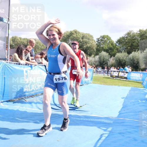 25.08.2024 - Elbe Triathlon Hamburg H.Heesch http://msf.ph/oto/6878848 25.08.2024 12:12:13 Ziel 459, 674, 1575 meine-sportfotos.de