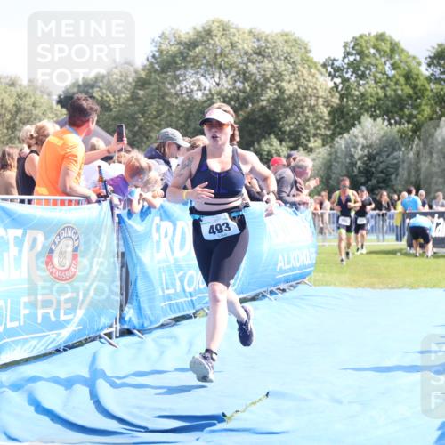 25.08.2024 - Elbe Triathlon Hamburg H.Heesch http://msf.ph/oto/6878851 25.08.2024 11:49:58 Ziel 493, 785 meine-sportfotos.de