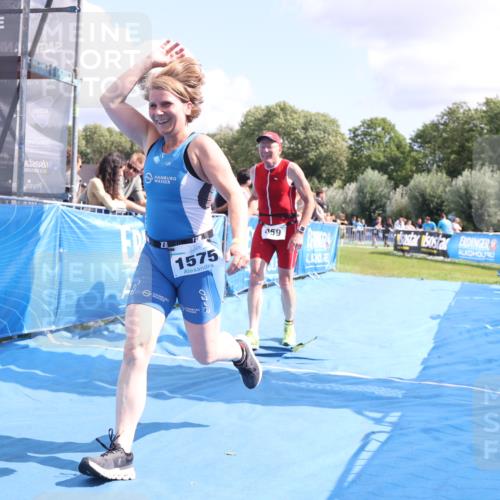25.08.2024 - Elbe Triathlon Hamburg H.Heesch http://msf.ph/oto/6878852 25.08.2024 12:12:13 Ziel 459, 674, 1575 meine-sportfotos.de
