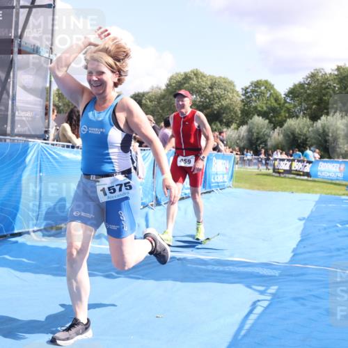 25.08.2024 - Elbe Triathlon Hamburg H.Heesch http://msf.ph/oto/6878854 25.08.2024 12:12:14 Ziel 459, 674, 1575 meine-sportfotos.de