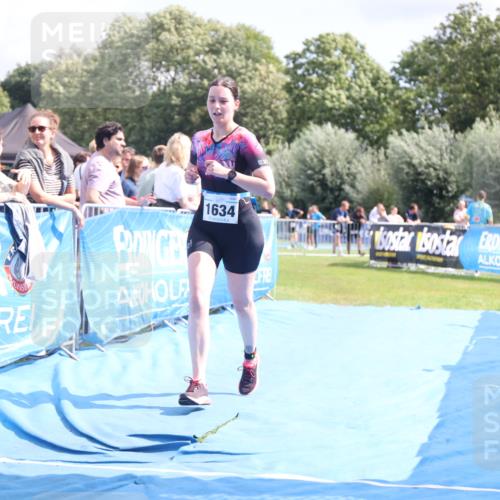 25.08.2024 - Elbe Triathlon Hamburg H.Heesch http://msf.ph/oto/6878887 25.08.2024 12:12:27 Ziel 1634 meine-sportfotos.de
