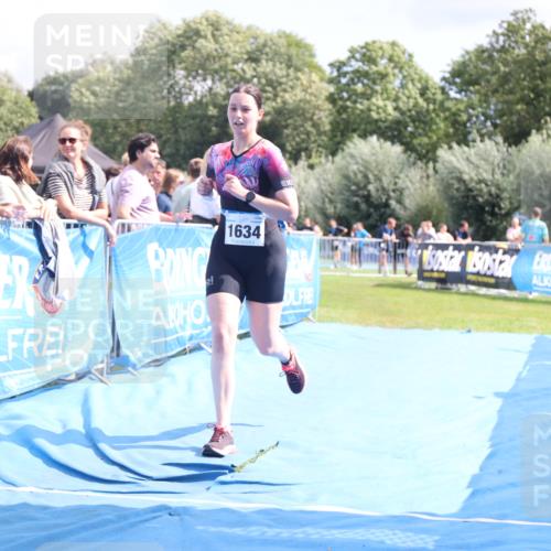 25.08.2024 - Elbe Triathlon Hamburg H.Heesch http://msf.ph/oto/6878891 25.08.2024 12:12:27 Ziel 1634 meine-sportfotos.de