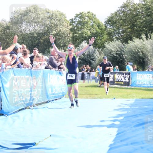 25.08.2024 - Elbe Triathlon Hamburg H.Heesch http://msf.ph/oto/6878894 25.08.2024 11:50:02 Ziel 411, 493, 785 meine-sportfotos.de