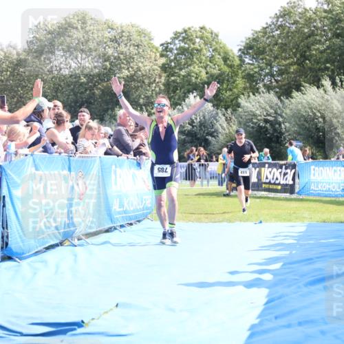 25.08.2024 - Elbe Triathlon Hamburg H.Heesch http://msf.ph/oto/6878896 25.08.2024 11:50:02 Ziel 411, 493, 785 meine-sportfotos.de