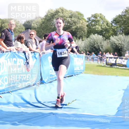 25.08.2024 - Elbe Triathlon Hamburg H.Heesch http://msf.ph/oto/6878899 25.08.2024 12:12:27 Ziel 1634 meine-sportfotos.de