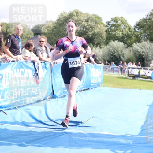 25.08.2024 - Elbe Triathlon Hamburg H.Heesch http://msf.ph/oto/6878901 25.08.2024 12:12:27 Ziel 1634 meine-sportfotos.de