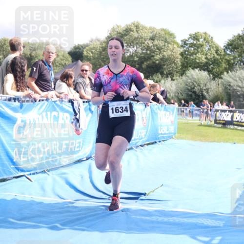 25.08.2024 - Elbe Triathlon Hamburg H.Heesch http://msf.ph/oto/6878907 25.08.2024 12:12:27 Ziel 1634 meine-sportfotos.de