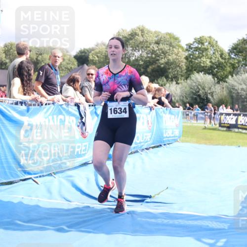 25.08.2024 - Elbe Triathlon Hamburg H.Heesch http://msf.ph/oto/6878909 25.08.2024 12:12:27 Ziel 1634 meine-sportfotos.de