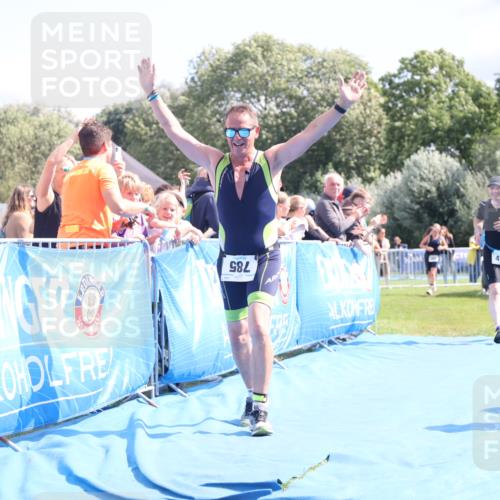 25.08.2024 - Elbe Triathlon Hamburg H.Heesch http://msf.ph/oto/6878910 25.08.2024 11:50:04 Ziel 411, 493, 509, 785 meine-sportfotos.de