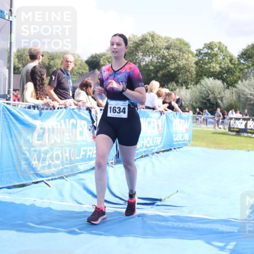 25.08.2024 - Elbe Triathlon Hamburg H.Heesch http://msf.ph/oto/6878911 25.08.2024 12:12:27 Ziel 1634 meine-sportfotos.de