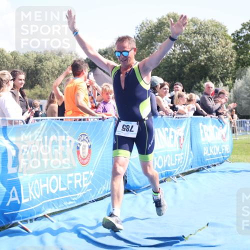 25.08.2024 - Elbe Triathlon Hamburg H.Heesch http://msf.ph/oto/6878913 25.08.2024 11:50:04 Ziel 411, 493, 509, 785 meine-sportfotos.de