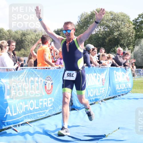 25.08.2024 - Elbe Triathlon Hamburg H.Heesch http://msf.ph/oto/6878915 25.08.2024 11:50:04 Ziel 411, 493, 509, 785 meine-sportfotos.de