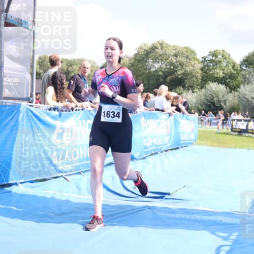 25.08.2024 - Elbe Triathlon Hamburg H.Heesch http://msf.ph/oto/6878916 25.08.2024 12:12:28 Ziel 1634, 1679 meine-sportfotos.de